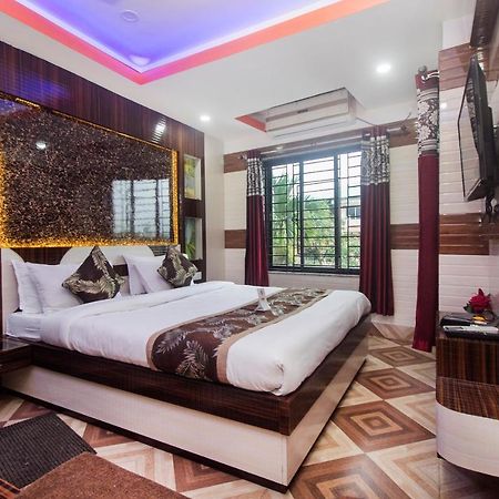 Oyo 16064 Tirupati Lodge Siliguri Extérieur photo