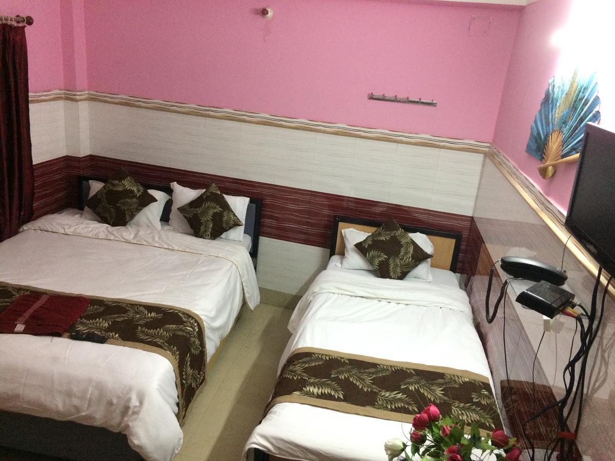 Oyo 16064 Tirupati Lodge Siliguri Extérieur photo
